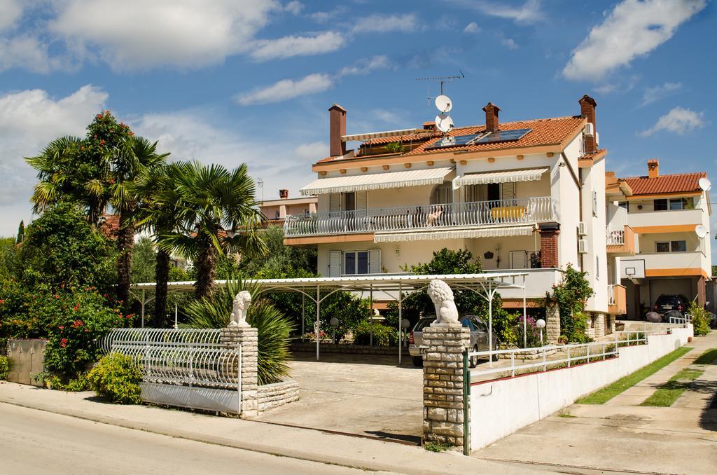 Pansion Adria Hotel Sveti Filip i Jakov Exterior photo