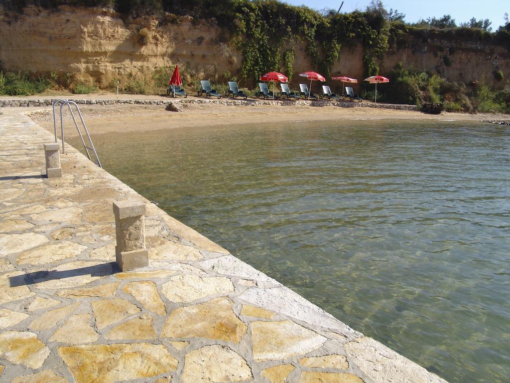 Pansion Adria Hotel Sveti Filip i Jakov Exterior photo