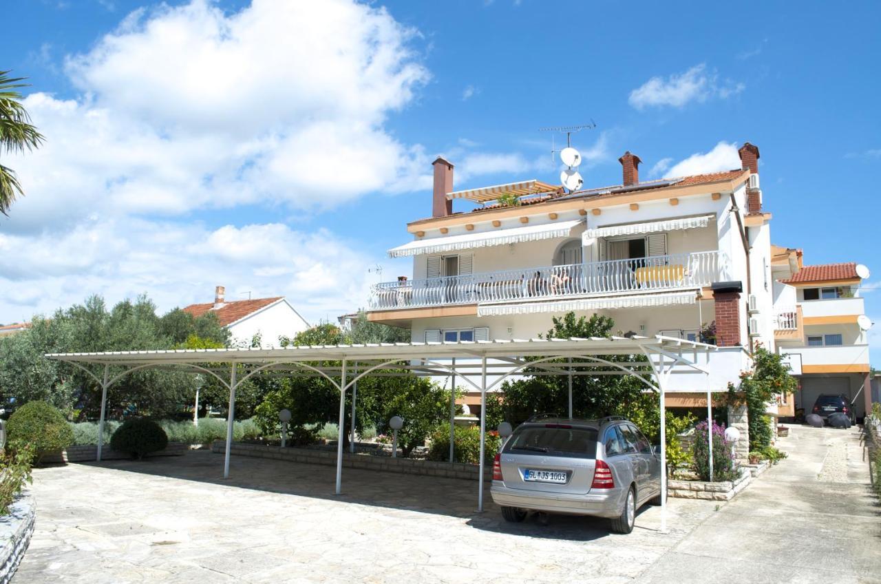 Pansion Adria Hotel Sveti Filip i Jakov Exterior photo